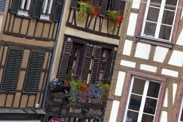 Hotel Des Arts - Genel