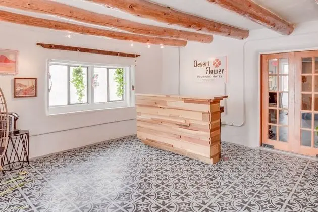 Desert Flower Boutique Hotel - Lobi