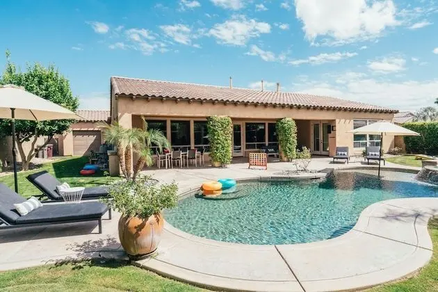 Desert Grove by Avantstay Warm Spacious Home w/ Incredible Yard & Pool