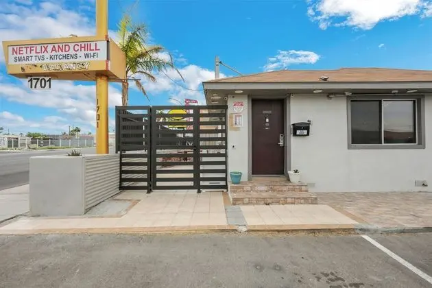 Desert Moon Motel - Lobi