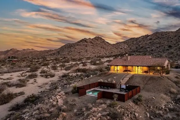 Desert Stone by Avantstay Contemporary Desert Oasis With Pool & Hot Tub