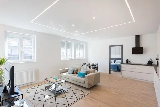 Design 2bdr Apartment Near City Center