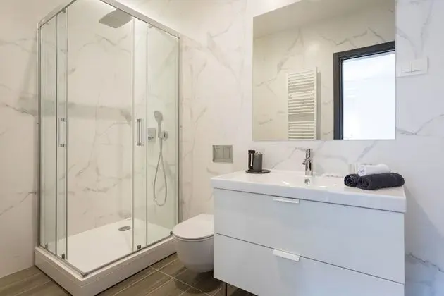 Design 2bdr Apartment Near City Center - Banyo Tipleri