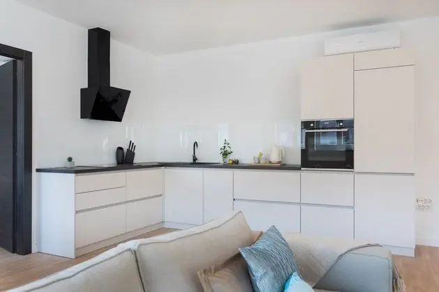 Design 2bdr Apartment Near City Center - Mutfak