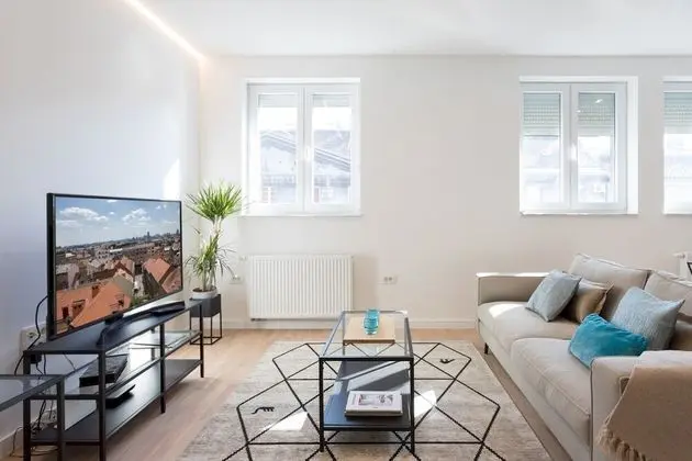 Design 2bdr Apartment Near City Center - Oda Düzeni