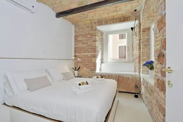 Design Flat for 4 near Colosseum - Öne Çıkan Resim