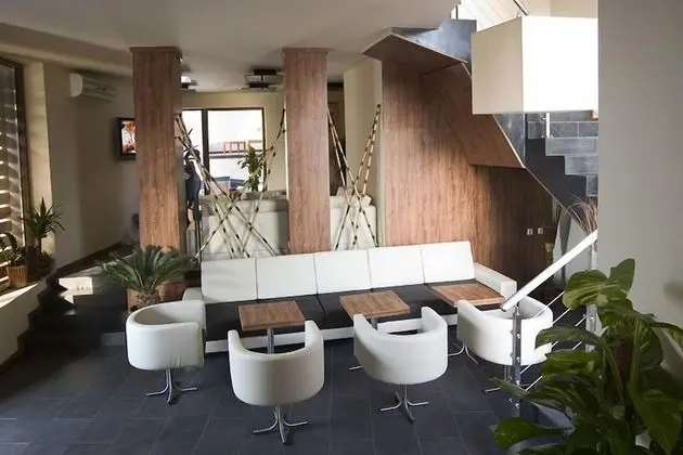 Design Hotel Logatero - Lobi