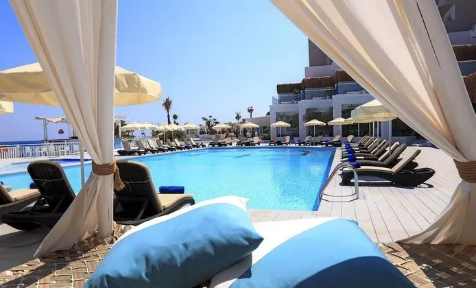 Design Plus Seya Beach Hotel - Havuz