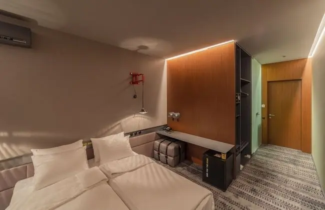 Design Hotel Road - Öne Çıkan Resim