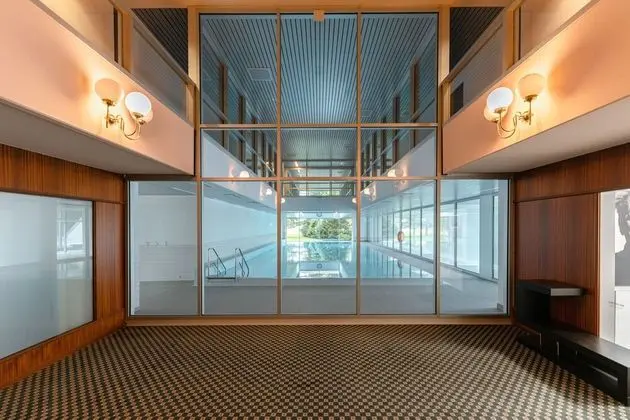 Designer 1BR Apartment with Pool & Prkg - Havuz