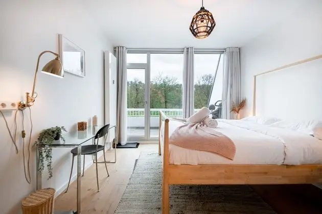 Designer 1BR Apartment with Pool & Prkg - Oda