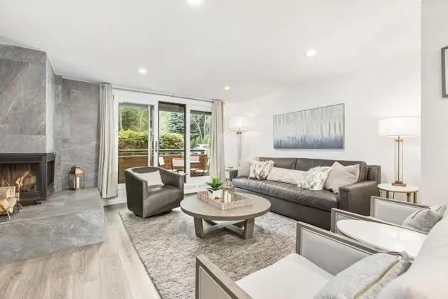 Designer Condo on River - Steps to Aspen Center