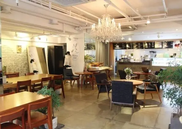 The Designers Hotel (Hong Dae) - Yeme / İçme
