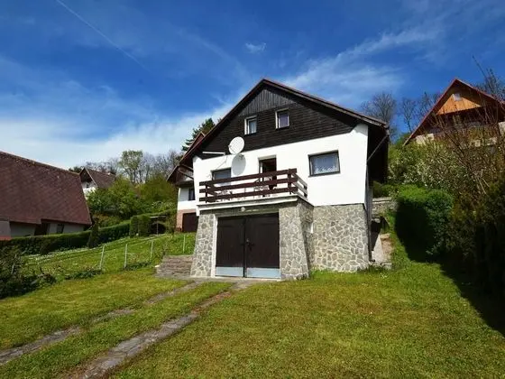 Detached Cottage With Fireplace, Near the River Ohre
