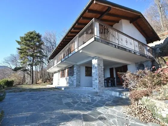 Detached House in the Village Trarego With a Nice View of the Lake - Dış Mekan