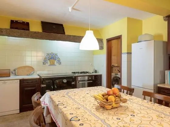 Detached House With Swimming Pool in an Idyllic Location - Mutfak
