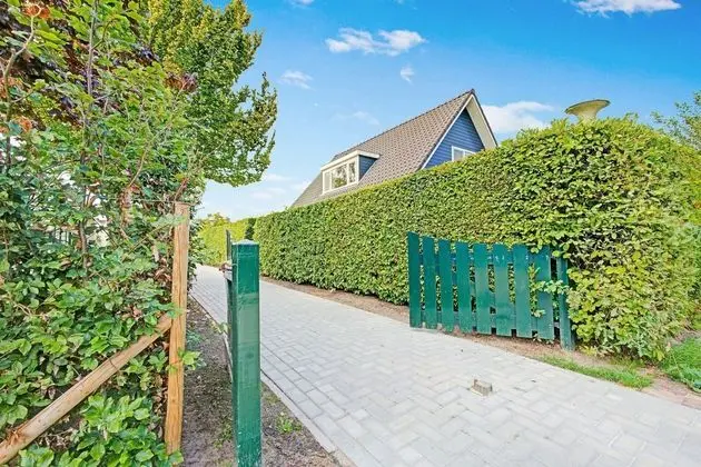 Detached House on the Water With Jetty in Langweer - Lobi