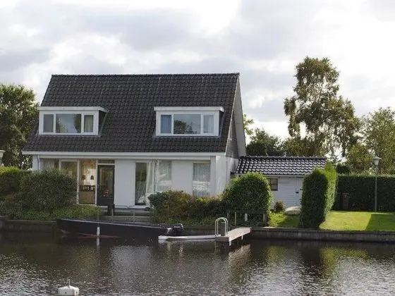 Detached House on the Water With Jetty in Langweer - 1