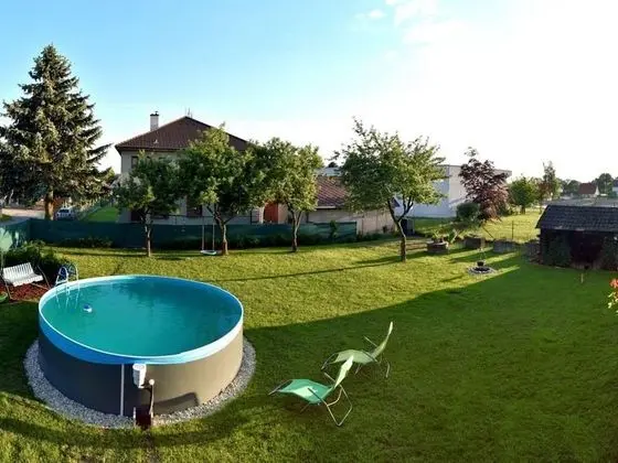 Detached Villa in South Bohemia With Outdoor Pool in the Fenced Garden - Havuz