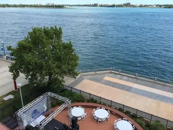 Detroit Hotel at River Place