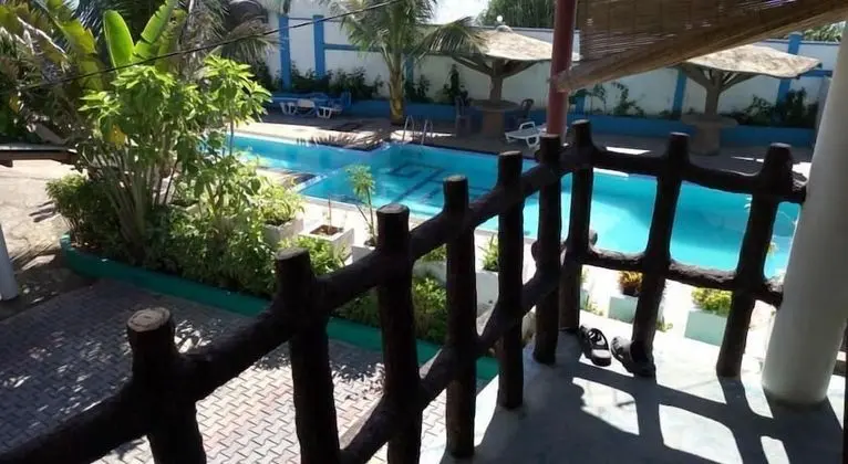 Deutsch Lanka Hotel & Restaurant - Havuz