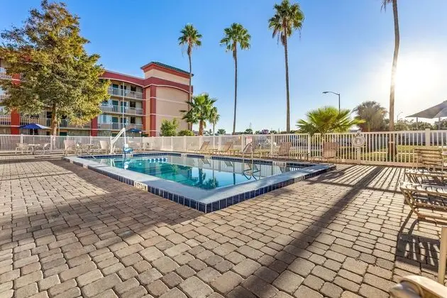 Developer Inn Downtown Orlando, a Baymont by Wyndham - Havuz