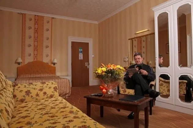 The Devoncourt Resort - Genel