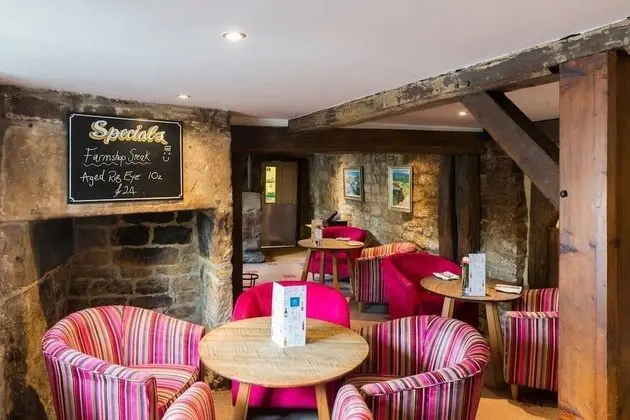 The Devonshire Arms at Beeley - İç Mekan