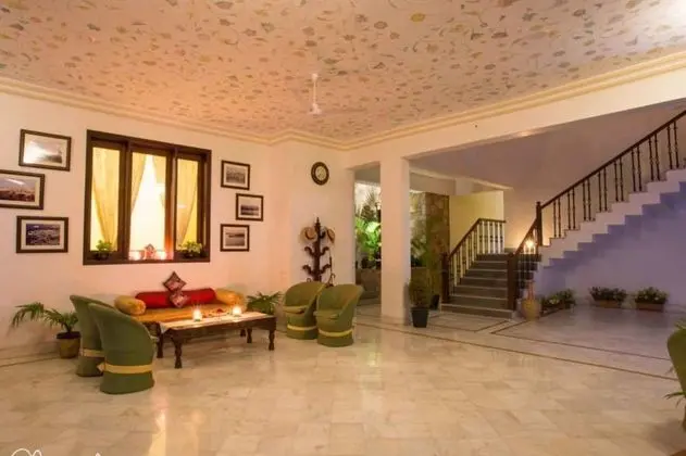 Devraj Villa-A Luxury Homestay with Pool - Lobi