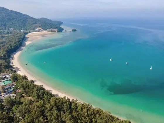 Dewa Phuket Resort & Villas - Plaj