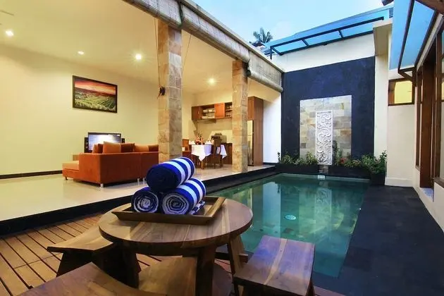 The Dewi Villa Canggu - Havuz
