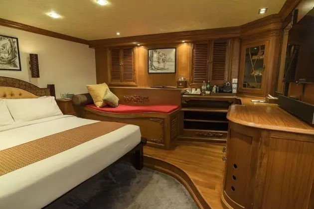 Dhaainkan'baa - Luxury Yacht - Oda