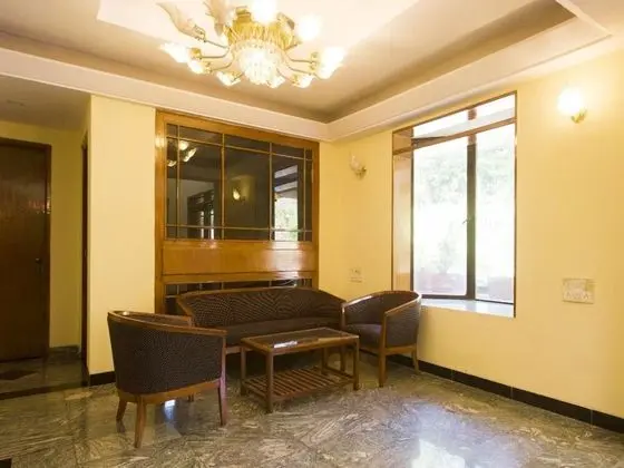 The Dhanhills - a valley view hotel in panchgani - Lobi