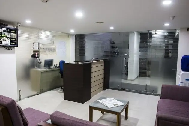 Hotel Dhans - Lobi