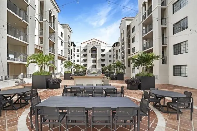 Dharma Home Suites Coral Gables at Gables Grand Plaza - Öne Çıkan Resim