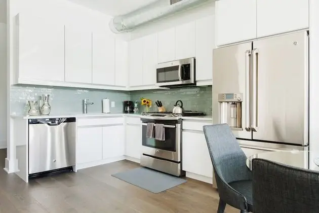 Dharma Home Suites Hoboken at Novia - Mutfak