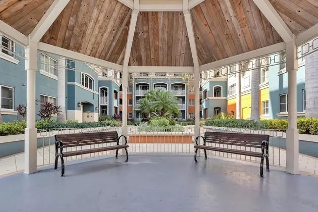 Dharma Home Suites South Miami at Red Road Commons - Dış Mekan