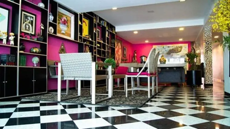 Hotel Dharma - Öne Çıkan Resim