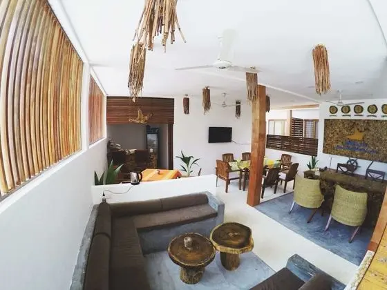 Dhiffushi White Sand Beach Hotel - Yerinde Yemek