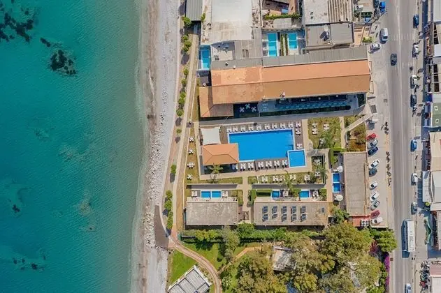Villa Di Mare Seaside Suites
