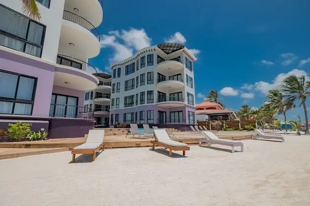 Diamante Beachfront Suites - Plaj