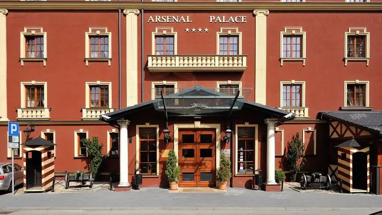 Diament Arsenal Palace