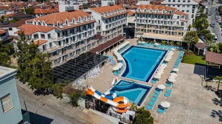 Diamond Beach Hotel & Spa - 9