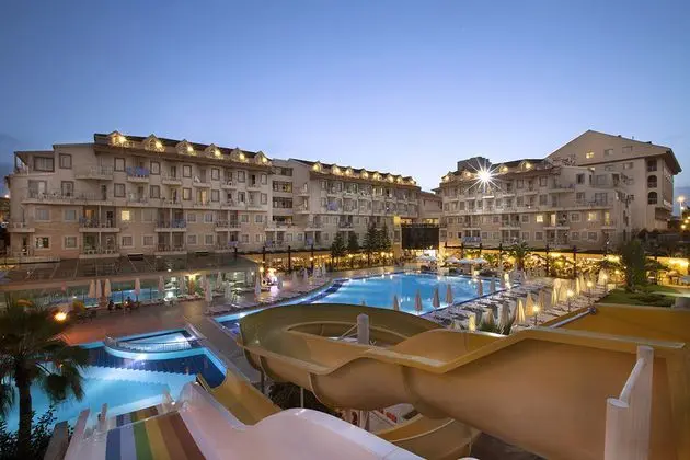 Diamond Beach Hotel & Spa - 9