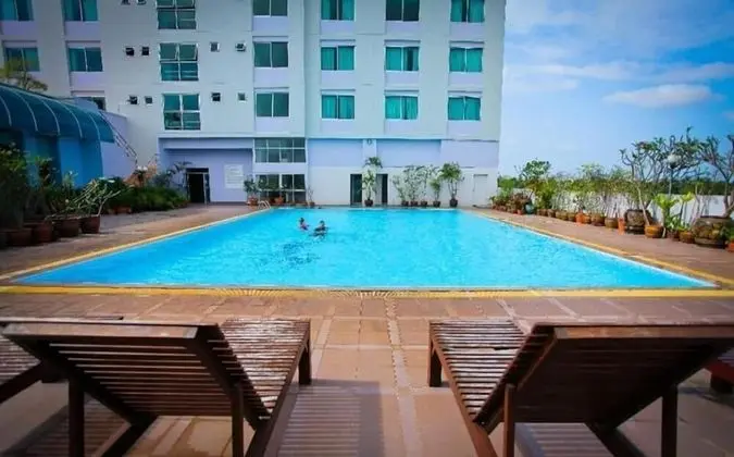 Diamond Plaza Hotel Suratthani - Havuz