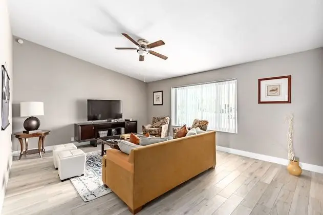 The Diamond - Private Pool / Pet Friendly / 4BD Near Arena