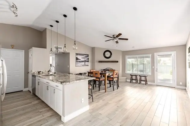 The Diamond - Private Pool / Pet Friendly / 4BD Near Arena - Mutfak