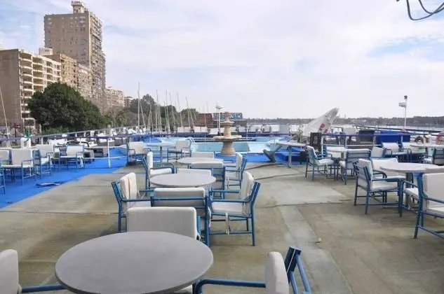 Diamond ship Hotel