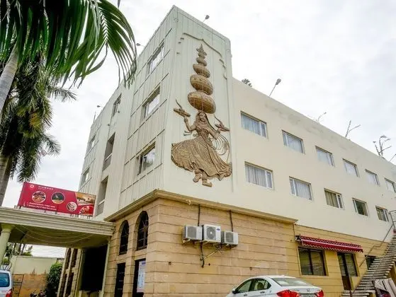 Diamond Hotel - 1