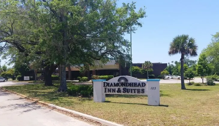 Diamondhead Inn & Suites